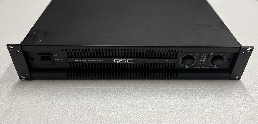 Vand amplificator QSC PL380