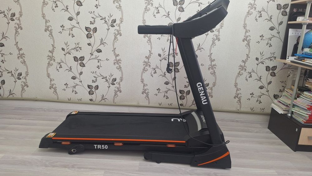 Беговая дорожка Genau TR50.
