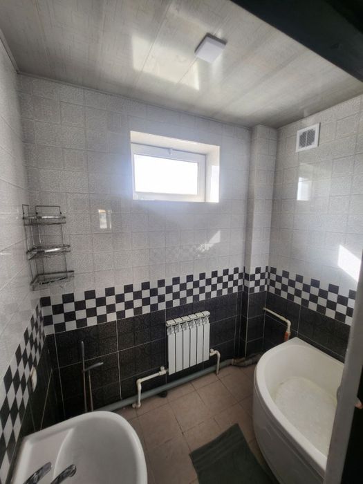 Срочно 3 хонали сотилади