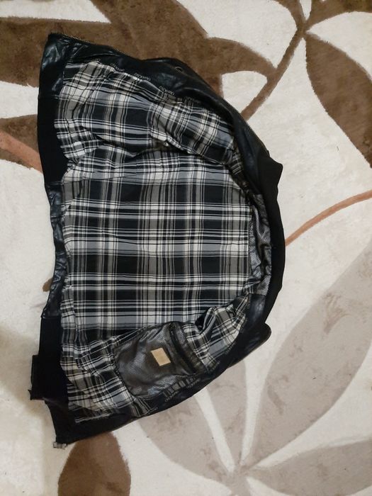 Продам куртки зимний и весенний