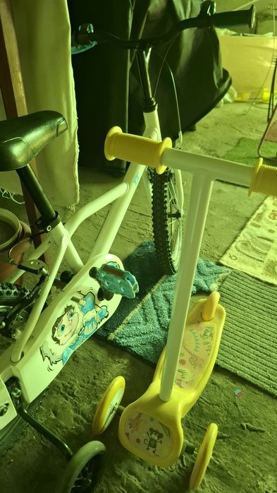 Vand bicicleta copii BtWin 16 inch ,bonus trotineta galbena