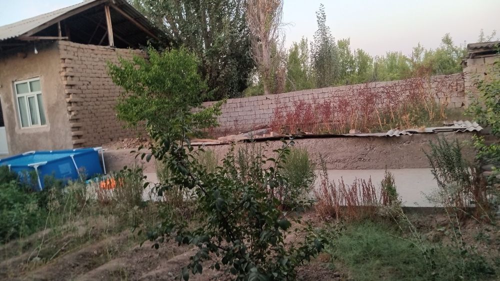 Hovli sotiladi hamma sharoit bor