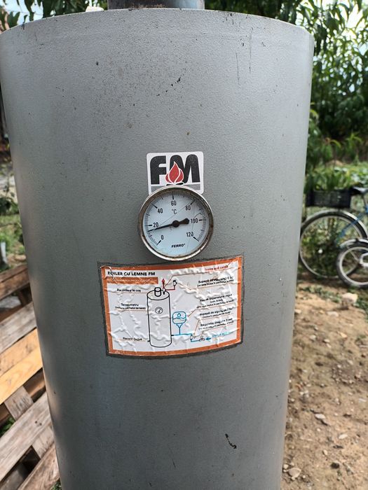 Vînd boiler pe lemne