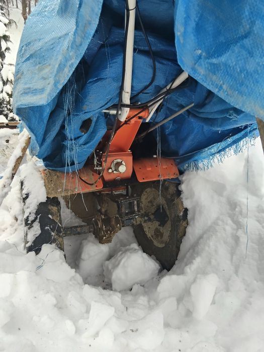 Vând motocultor 915