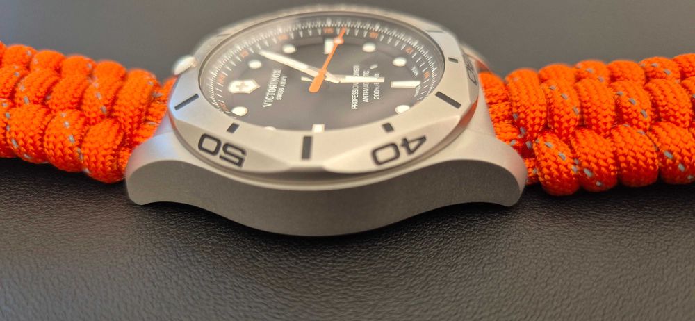 Часовник Victorinox