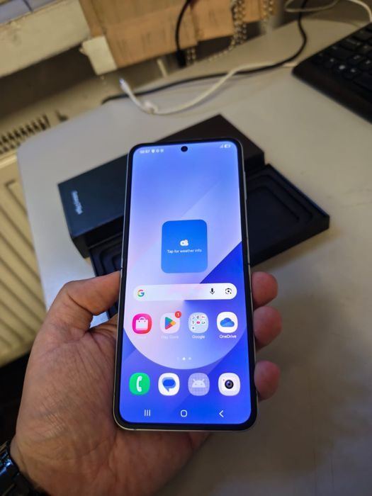Samsung Galaxy Z Flip 6