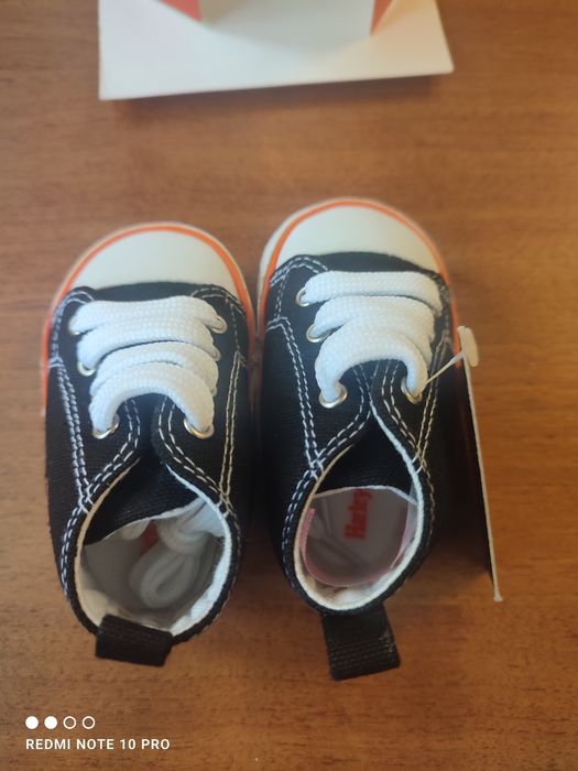 Papuci nou născuți