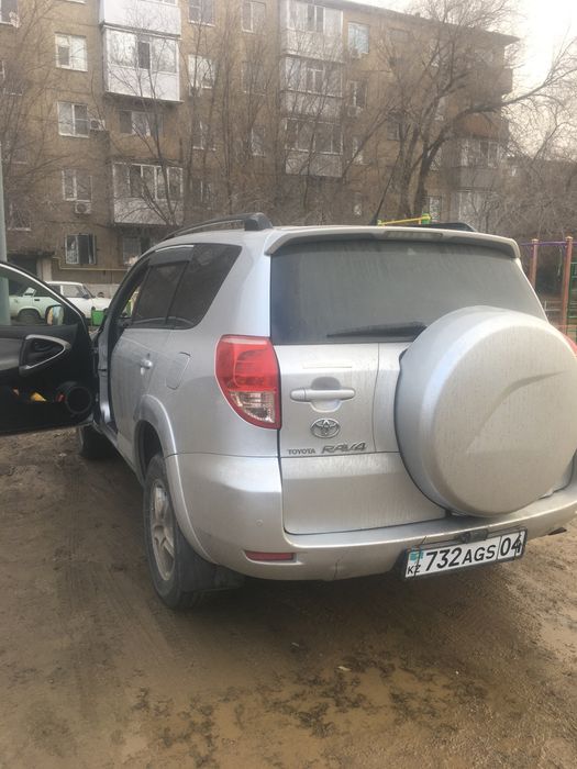 Toyota RAV 4 2006 год