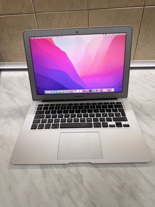 Macbook Air 2017-8gram-ssd128 preț fix 600 lei
