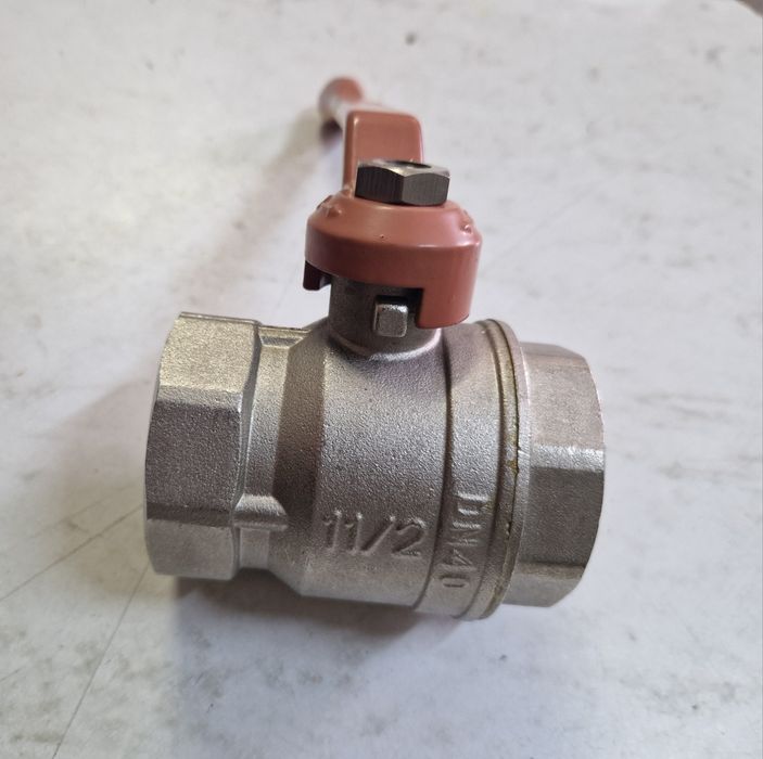 Robinet trecere 1 1/2"  (un tol si jumatate) Remer