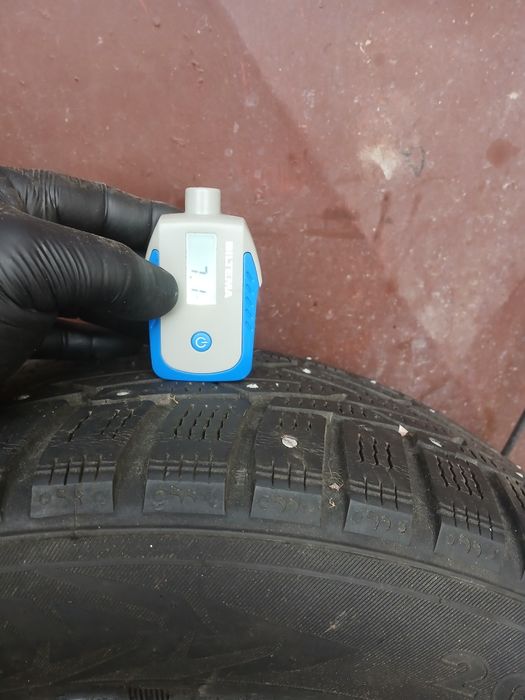 Roti aliaj pe16 cauciucuri nokian de iarna cu tinte