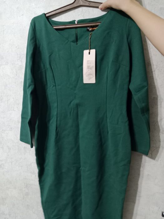 Продам женские платья