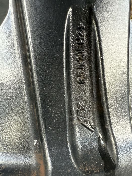 Оригинални Без заварки 255/45/20 комплект 100