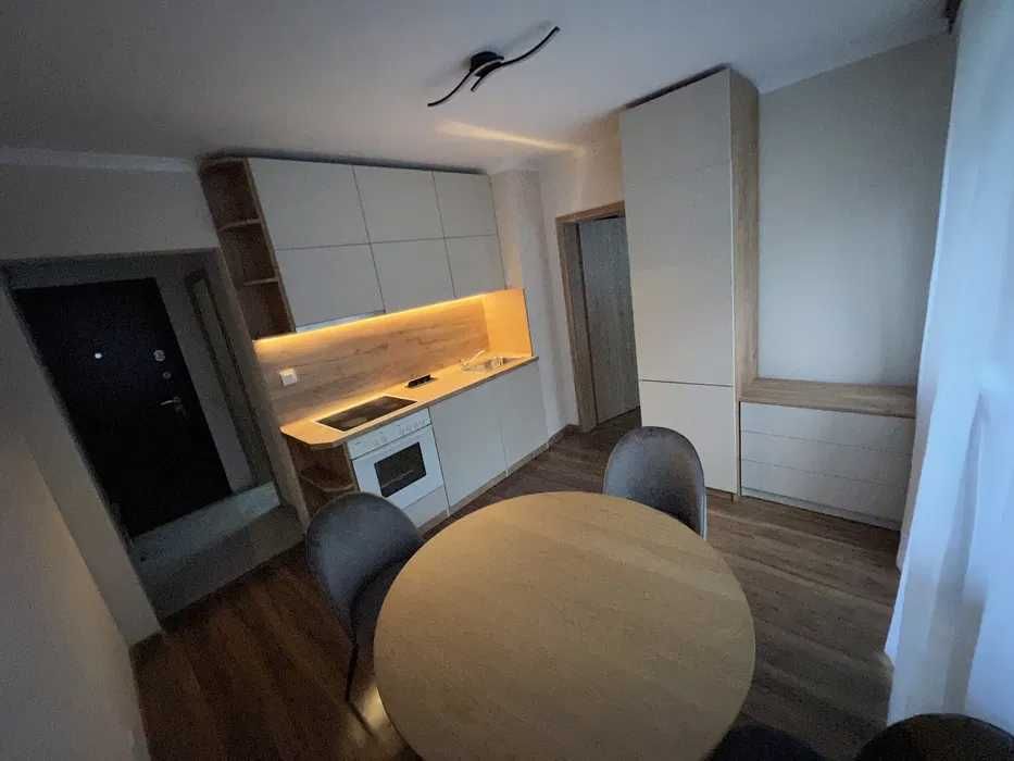 Дава се под наем Двустаен апартамент в София, Лозенец - 65 кв.м за 450 € - Снимка #1