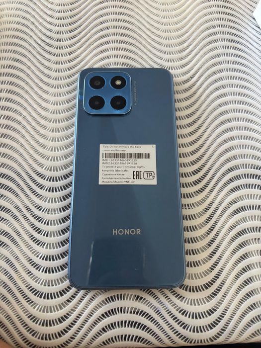 Продам телефон в хорошем состояни