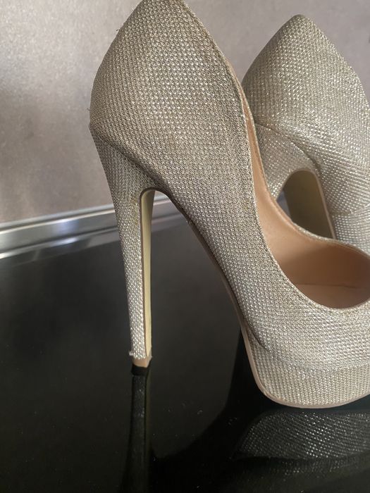 Луксозни високи обувки