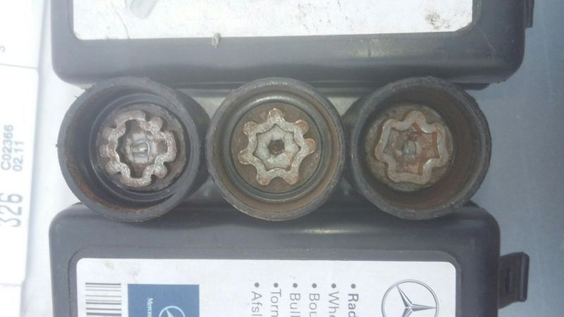 Секретни болтове Mercedes-Benz