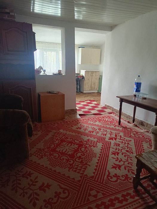 Închiriez casa batraneasca