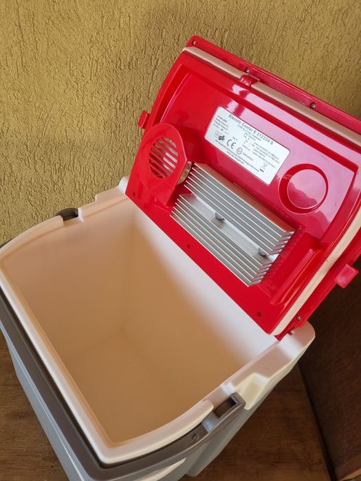 Răcitor mașină 12 volt NOU