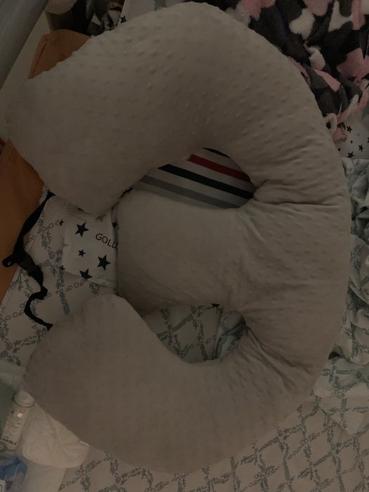 Подушка для кормления двойни близнецов