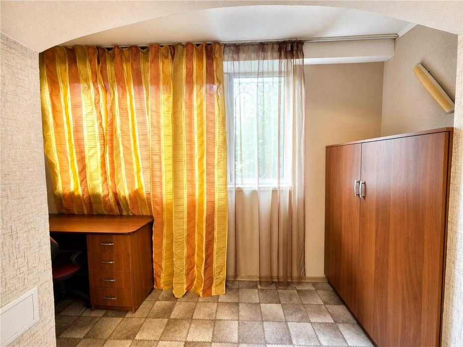 Продам 3 комн квартиру студию, на востоке