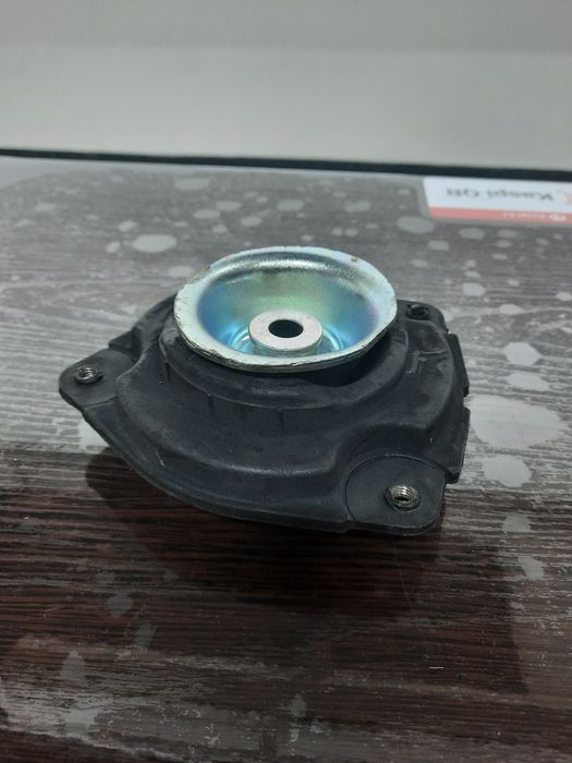 Опора амортизатор левая,правая Nissan Xtrail Qashqai Juke