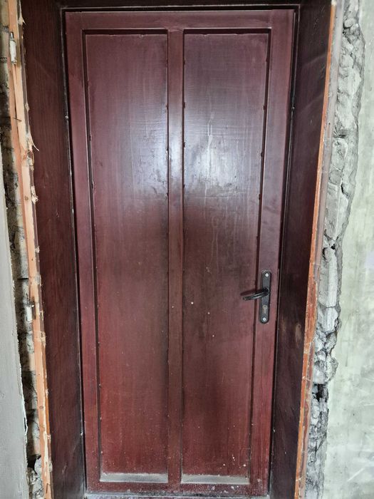 Метална входна врата