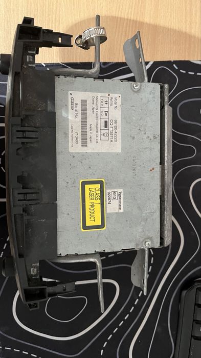 Продам магнитолу на Toyota RAV4