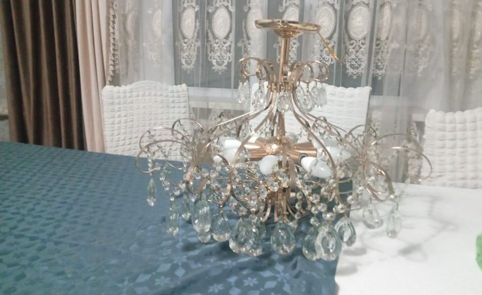 Продается люстра