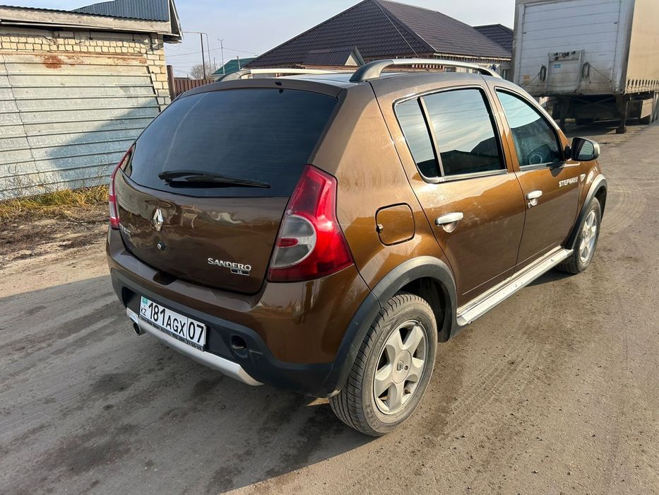 Рено Сандеро степвей