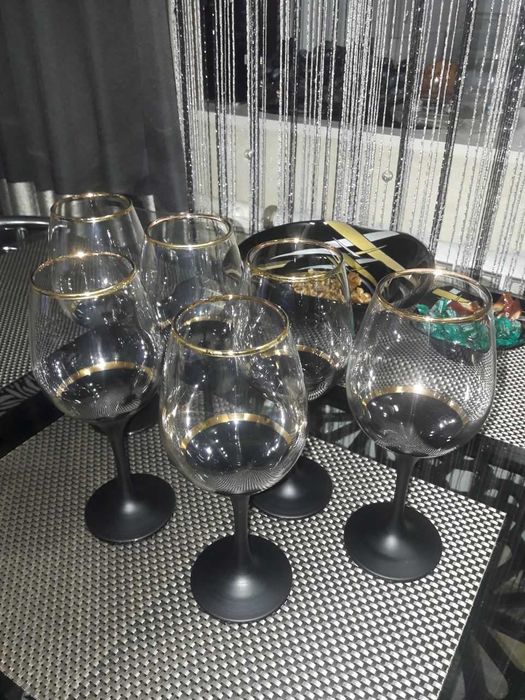 Фужеры высокие( 22см), новые.