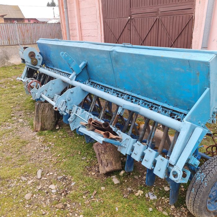 Semanatoare porumb + semanatoare grau