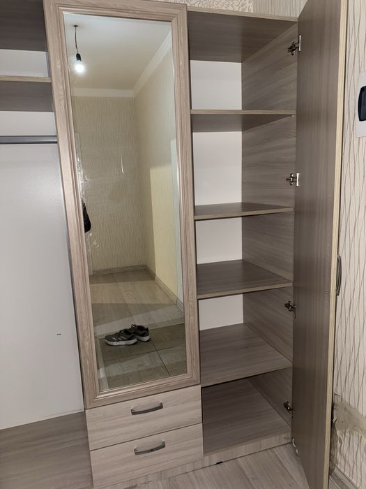 Продам шкаф для прихожей