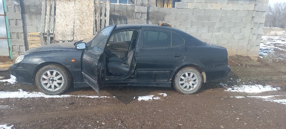 Продаю машину дэйво леганза