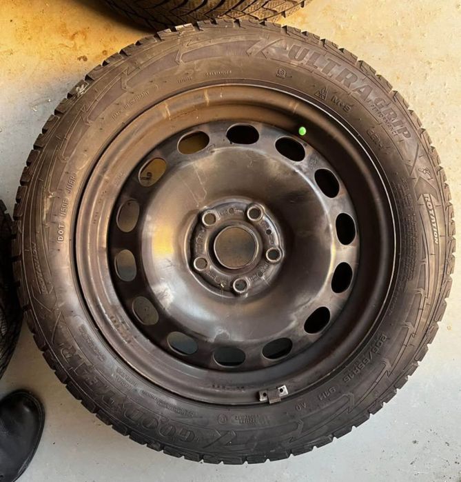 Jante cu anvelope de iarna 205 55 16 goodyear 5x112