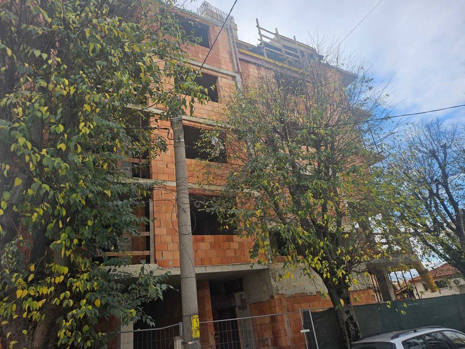 Продава се Двустаен апартамент в Варна, Колхозен пазар - 63 кв.м за 808 €/кв.м - Снимка #2