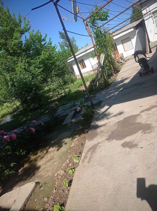 Uy sotiladi yaxshi joydan