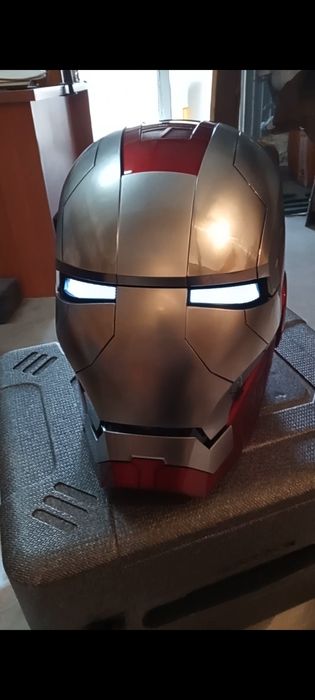 "Маска железного челевека"