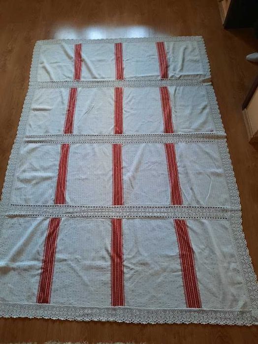 fata de masa din panza tesuta la razboi