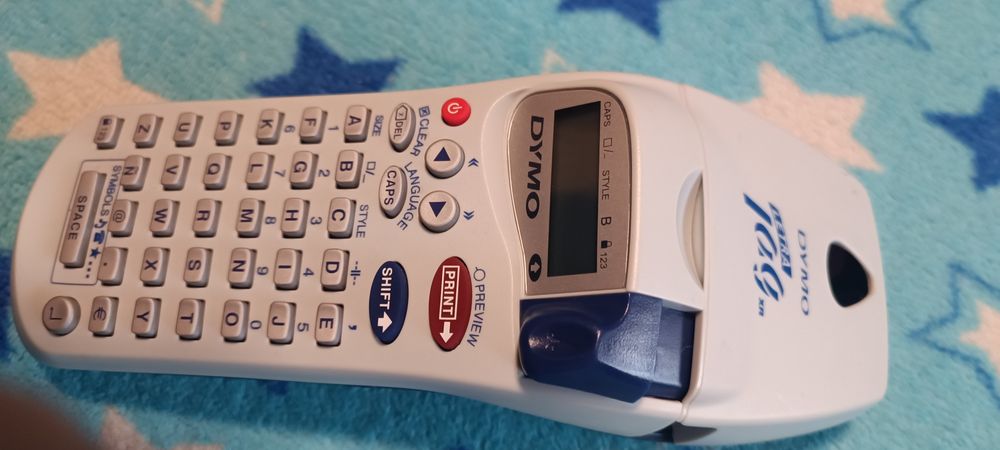 Etichetator portabil imprimanta