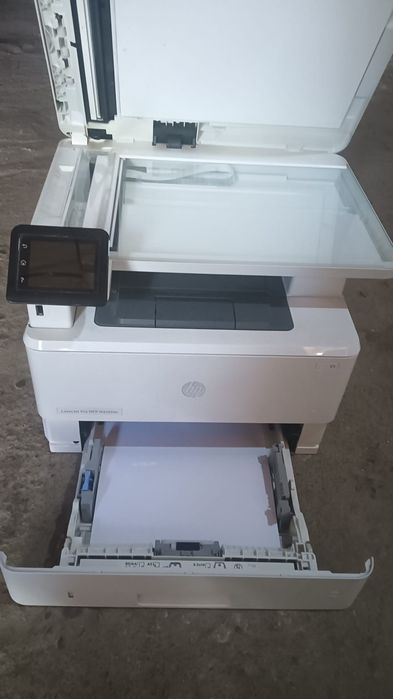 Vând imprimanta xerox color