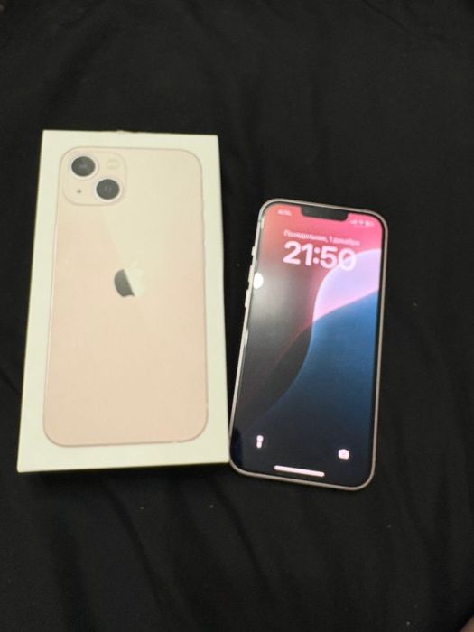 Айфон 13 в отличном состояний