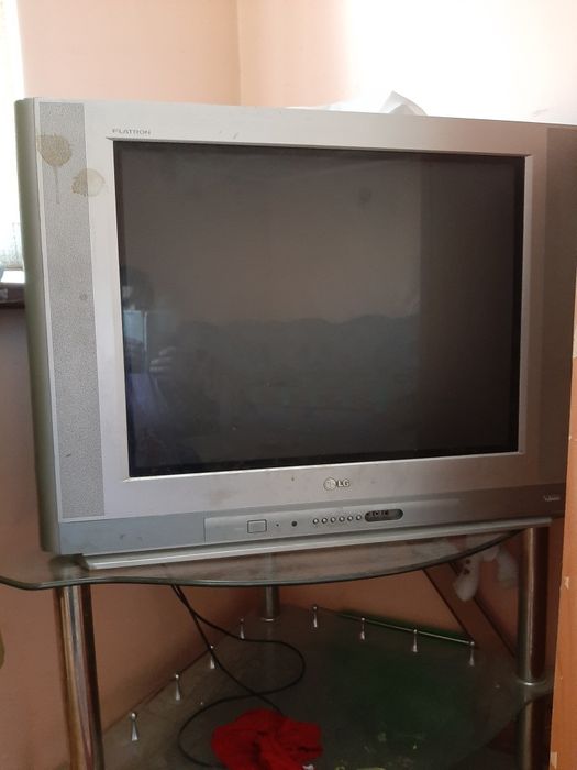 Телевизор подставки вместе продаётся