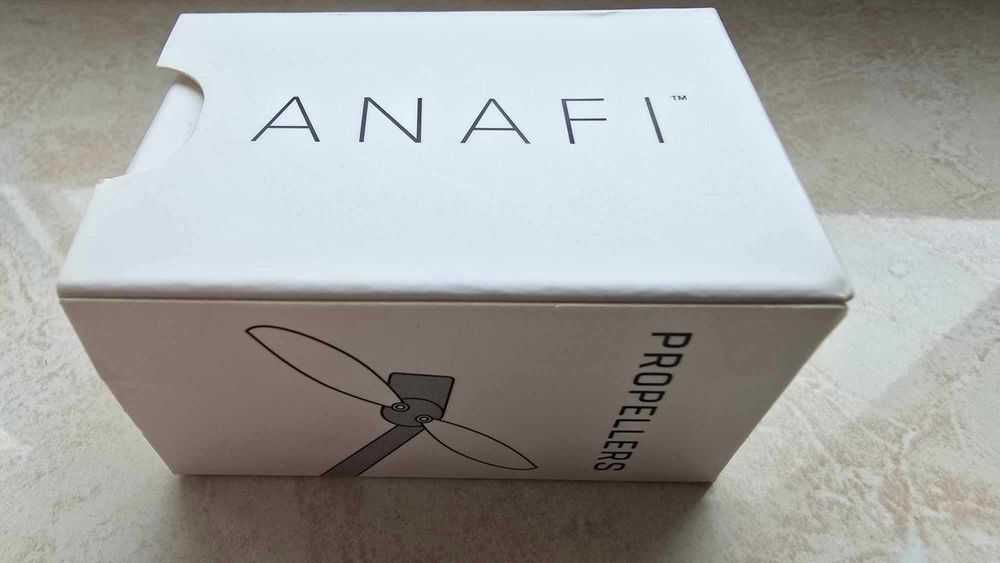 Drona Parrot Anafi - Set 8 elice + Telecomanda Parrot Skycontroller 3