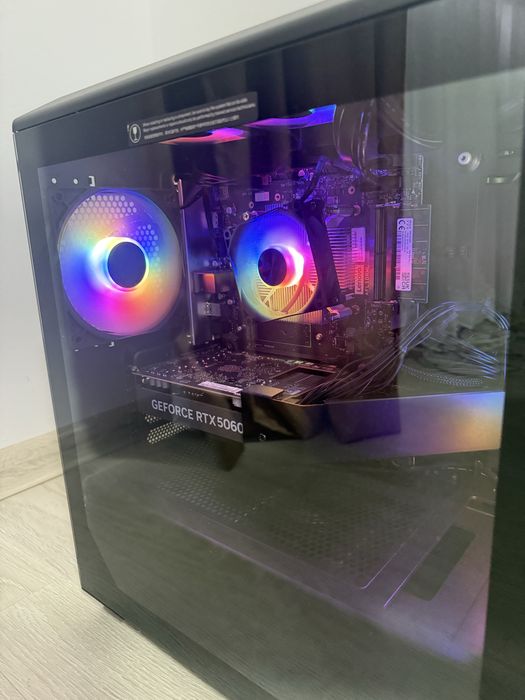 LENOVO LOQ Tower 26ADR10, AMD Ryzen 7 8745HX, 16GB, SSD 1TB, NVIDIA GeForce RTX 5060 8GB