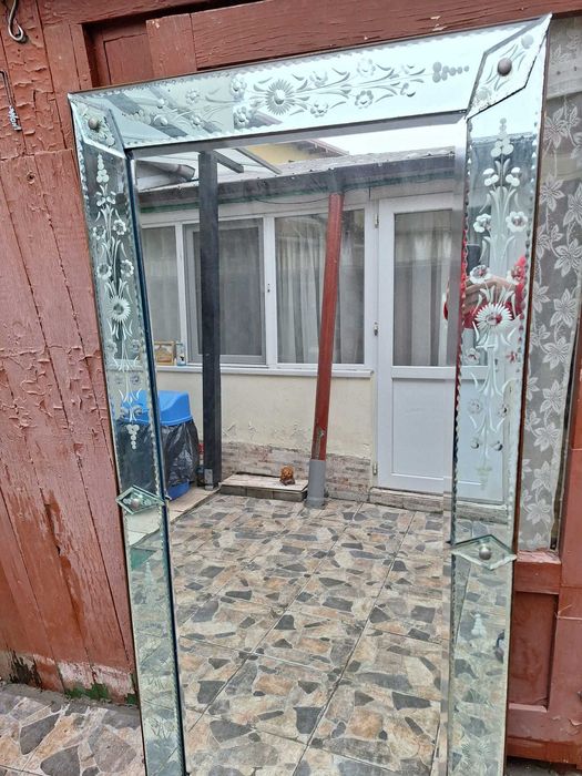 Vand oglinda venetiana in stare buna