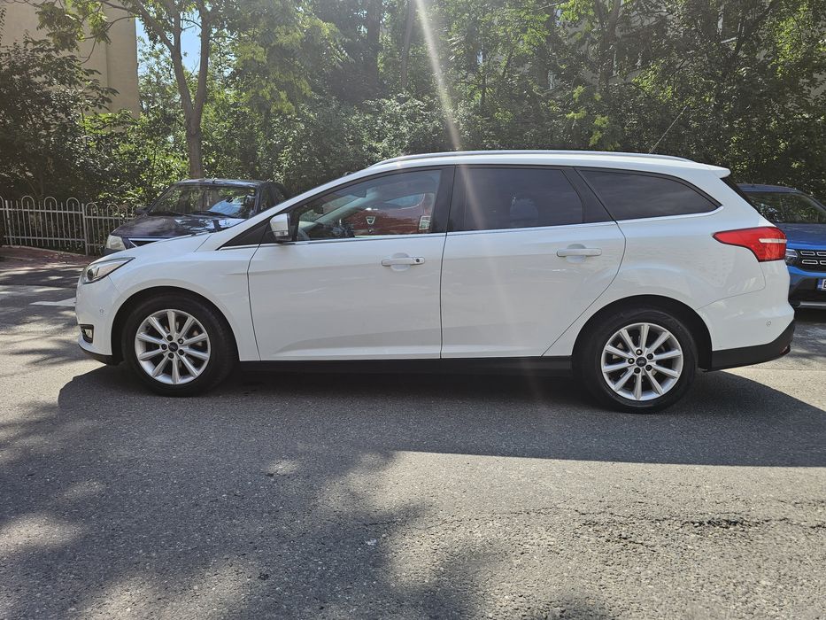 FORD Focus 2015 — imagine 5