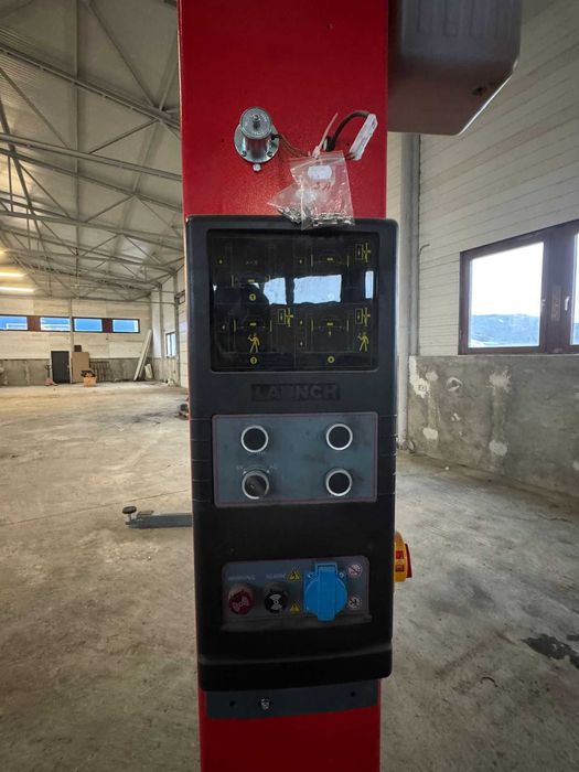 Elevator auto 2 coloane – 3.5 tone