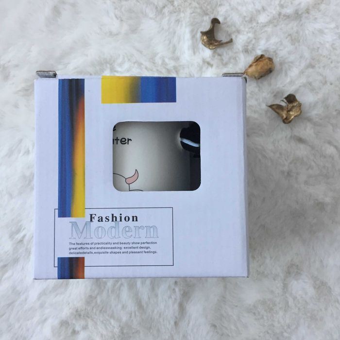 Уникална чаша с керамичен капак и метална лъжичка ,,КРАВА", 17 лв.