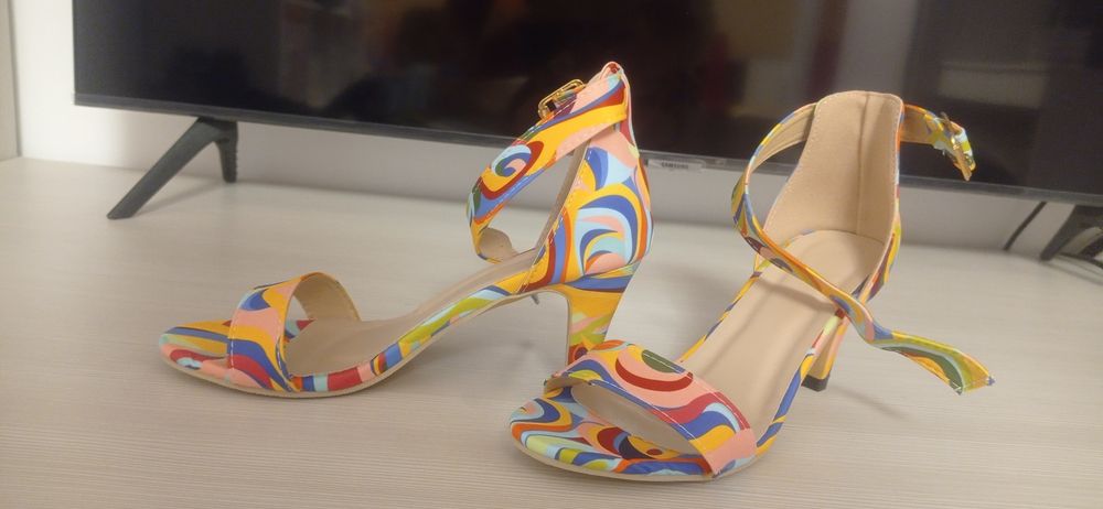 Sandale elegante cu toc